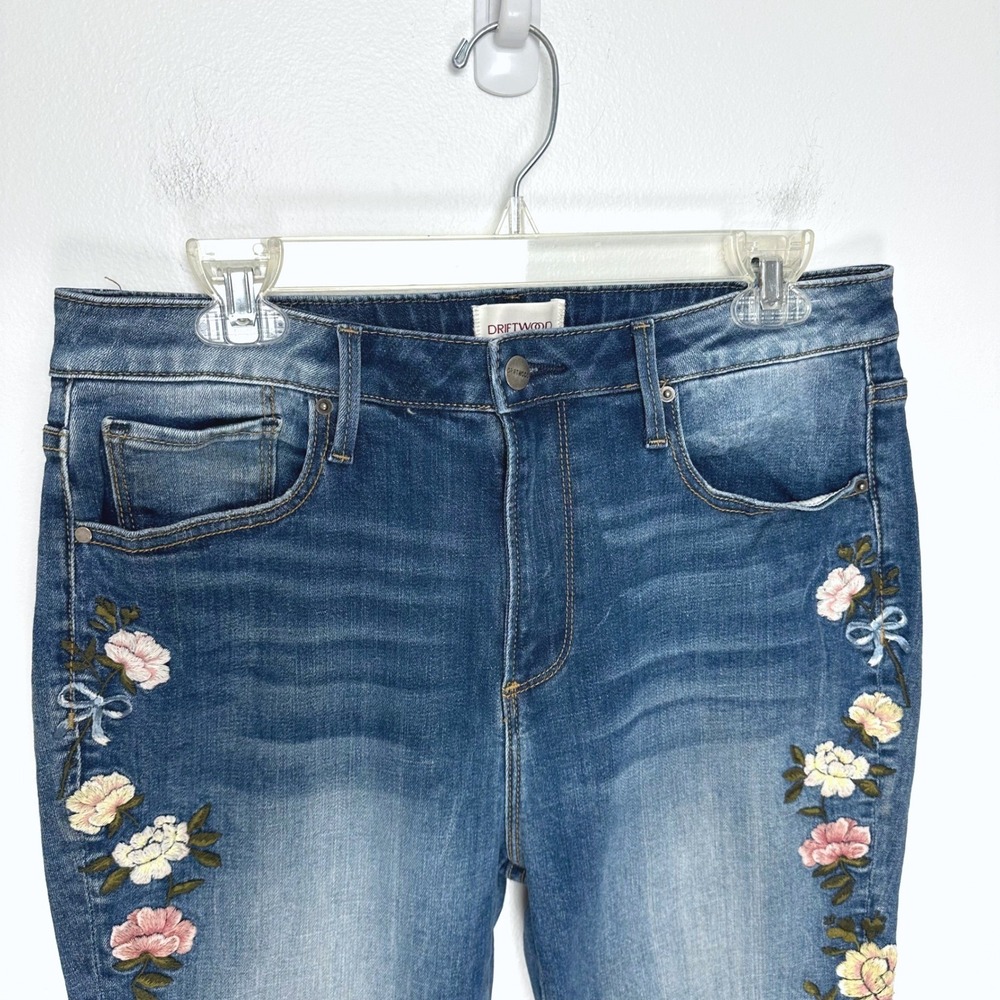 Driftwood Jackie High Rise Floral Embroidered Skinny Jeans Medium Wash 31x27 - Picture 4 of 9